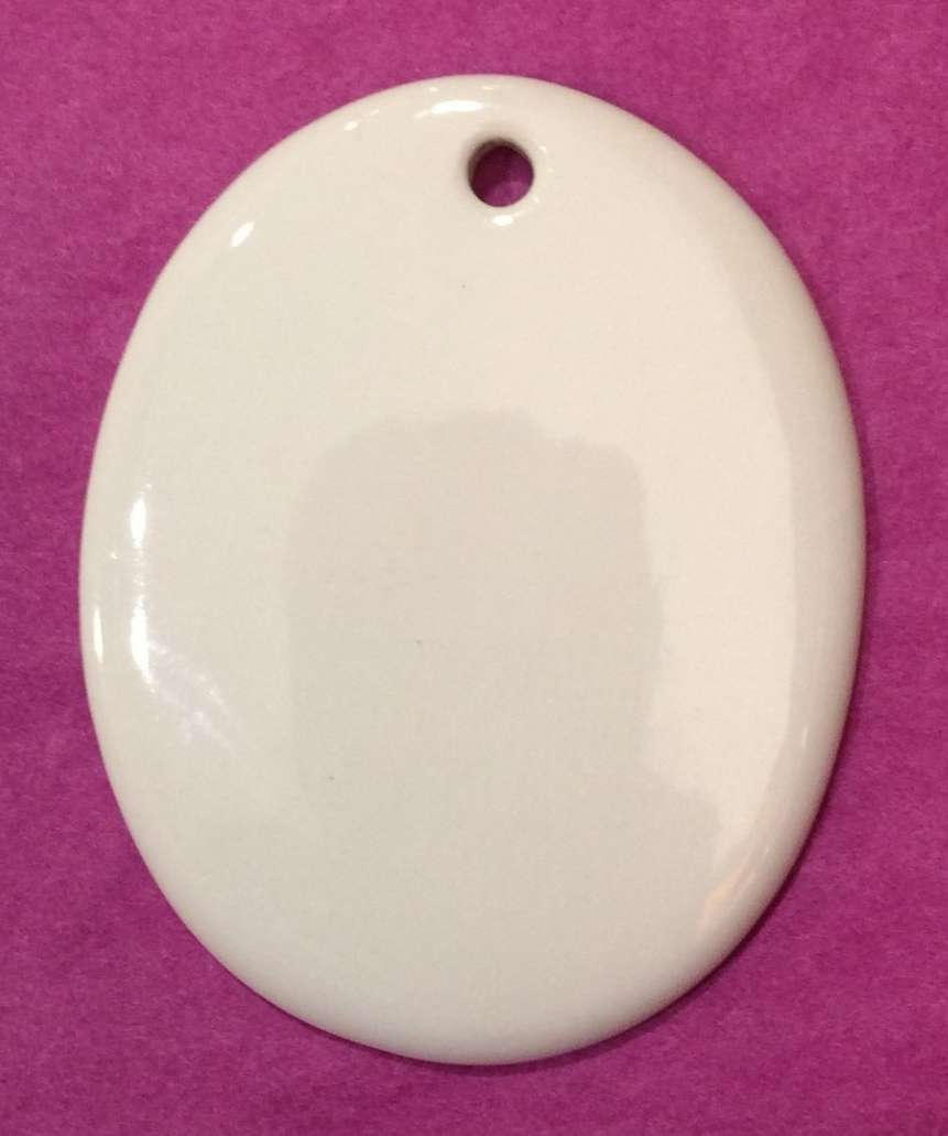 Pendentif ovale grand modèle en porcelaine à personnaliser